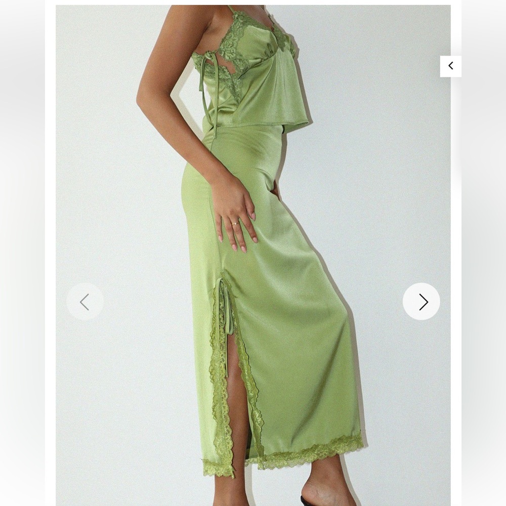 Bailey Rose green satin lace side open cami top Size M - Picture 5 of 17